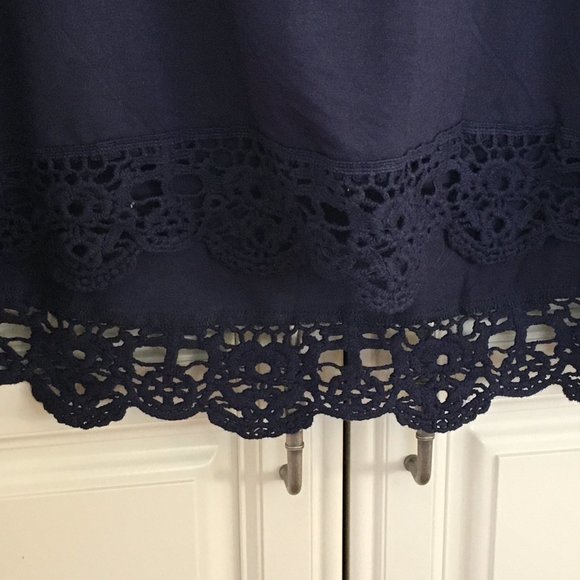 NWT Short sleeved tunic tee with decorative hem - Picture 2 of 4